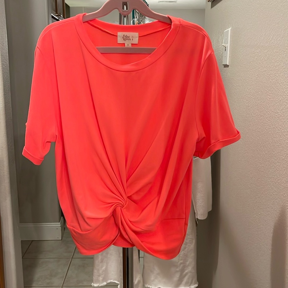 ‘If She Loves’ Hot pink Top